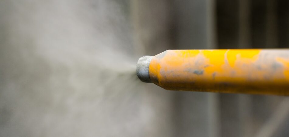 Horizontal,shot,of,the,tip,of,the,powder,coating,gun